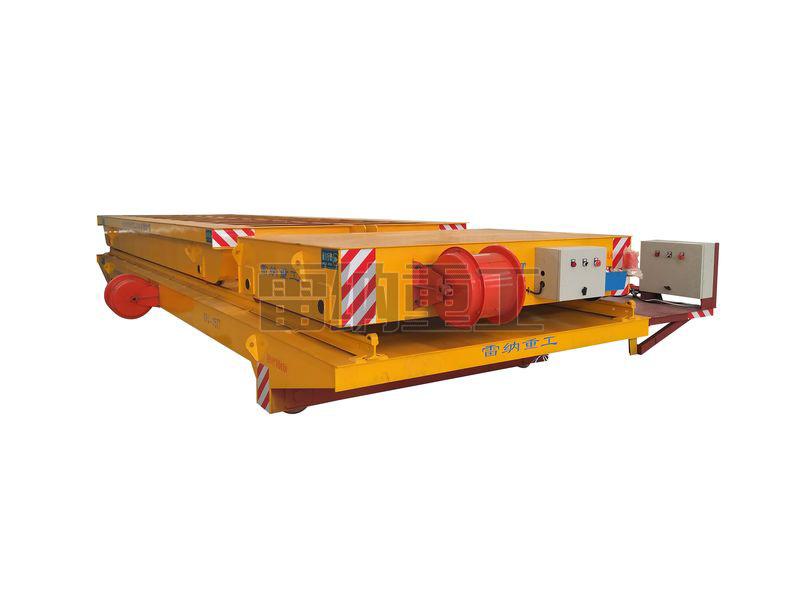 電動(dòng)擺渡車(chē)、軌道牽引車(chē)和噴漆房軌道車(chē)組合